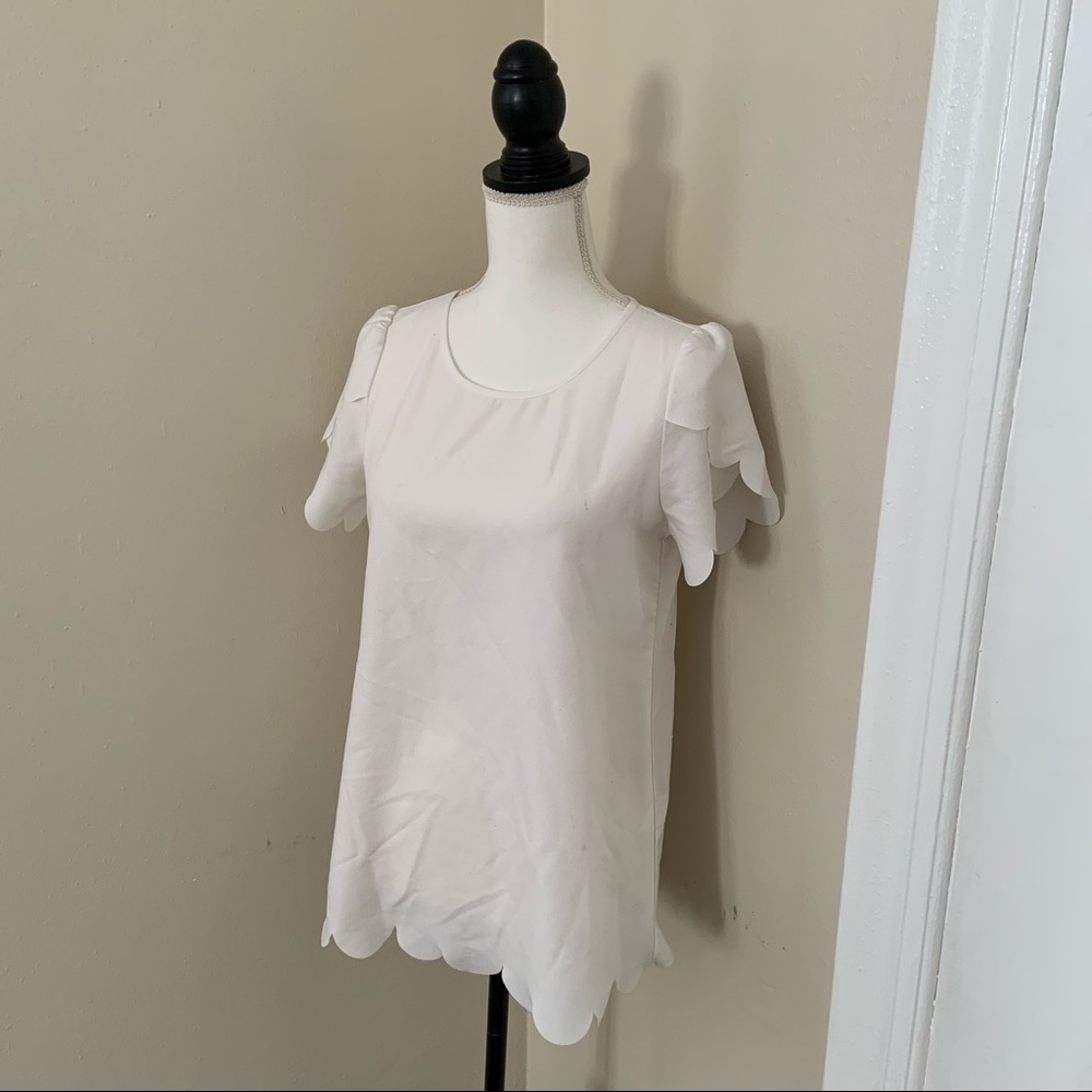 White Women’s Scalloped Short Sleeved Blouse Siz